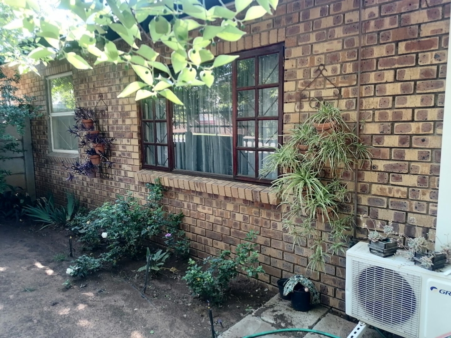 2 Bedroom Property for Sale in Uitsig Free State